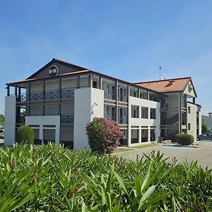 2* Hotel Avignon 1