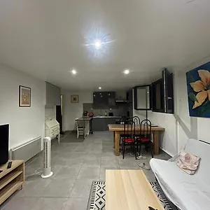 Appartement Jolie Grand T2, Les Aiguiers